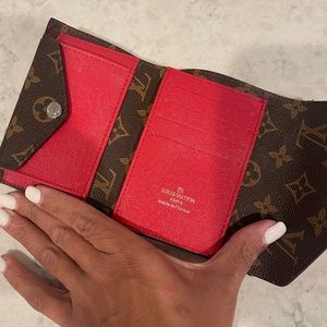 Excellent condition Louis Vuitton Wallet!